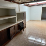 Casa Térrea com 3 dormitórios, sendo 1 suíte.