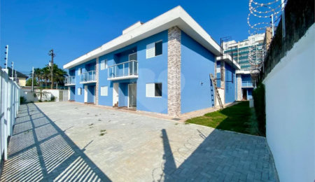 Casa à venda com 2 quartos, sendo 1 suíte,  no Centro, Bertioga, SP