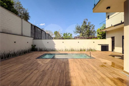 Indaiatuba - Condomínio Milano - Sobrado - 350 m² de terreno - 240 m² de área construída - 4 vagas de garagem, sendo 2 cobertas - Salas de estar e jantar integradas - 3 suítes com closet e varanda no pavimento superior - Escritório no térreo - Espaço gourmet com churrasqueira - Banheiro externo