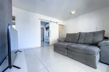 Apartamento à venda com 3 quartos, sendo 1 suíte, em Santo Amaro, São Paulo, SP