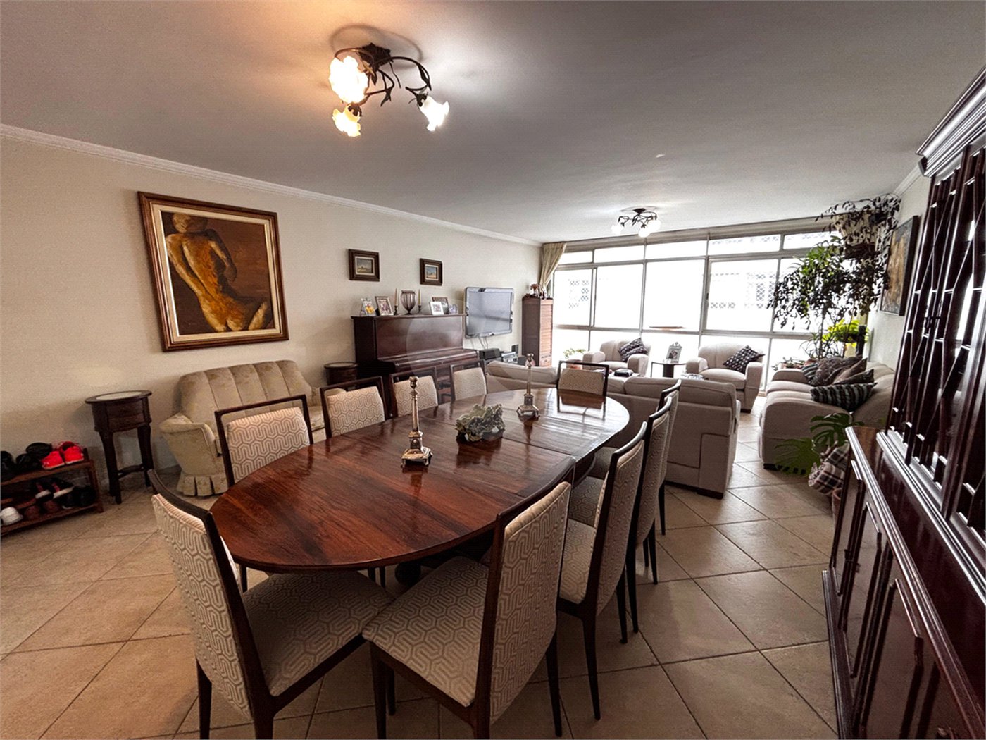 APARTAMENTO BAIRRO PARAÍSO COM 146 M² ÚTEIS - 2 VAGAS.