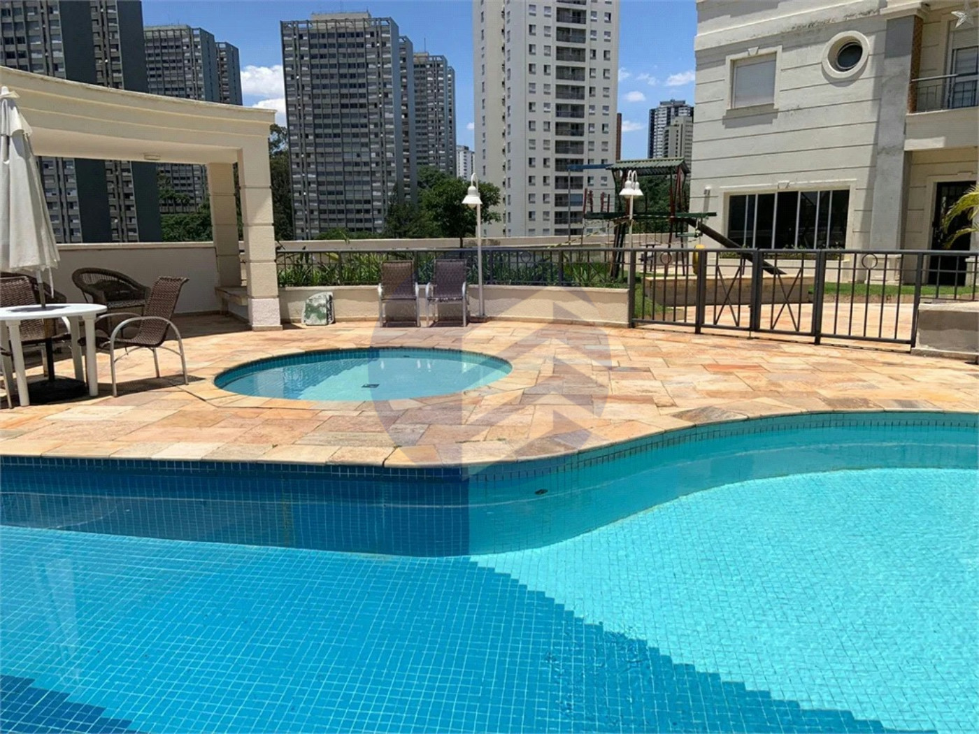 Apartamento à venda ou para alugar com 3 quartos, sendo 3 suítes, em Morumbi, São Paulo - SP