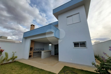 Sobrado com 3 Dormitórios no Villenuve
