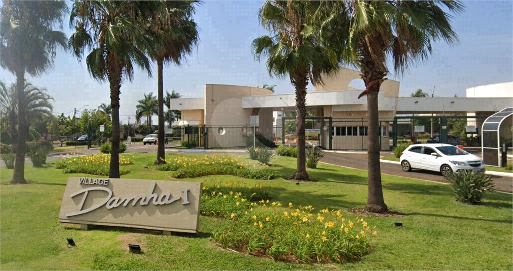 Vende-se terreno no Village Damha em Araraquara
