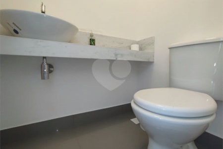 Excelente conjunto comercial para locação com 38 m², 2 salas com varanda e 1 vaga no Ipiranga!