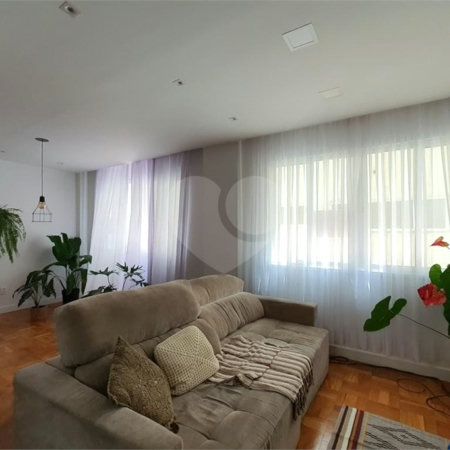 Ótimo apartamento com 3 dormitórios para venda na Vila Mariana!!