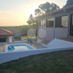 Indaiatuba- condominio Vale das Laranjeiras - Itaici - Terreno 3040,00 ms- construida 220ms - 3 dormitórios, sendo 2 suítes e uma suíte master com closet, além de uma sala ampla com 3 ambientes, Cozinha planejada,, campo de futebol/vôlei, Area de lazer com piscina, espaço gourmet com churrasque