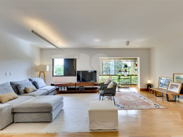 Apartamento à venda com 2 quartos, sendo 1 suíte,  em Campo Belo, São Paulo, SP