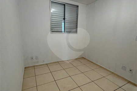 Apartamento no Condomínio Mont Everest .