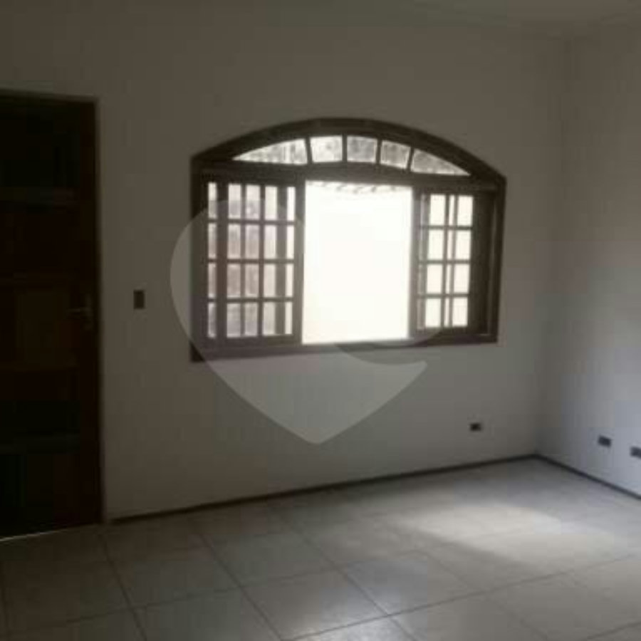 Casa nova - PRÓXIMA AO METRO!