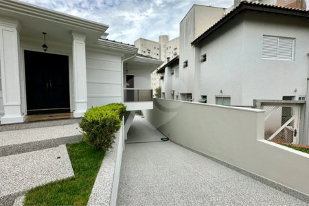 Casa a venda no Parque Faber Castell I