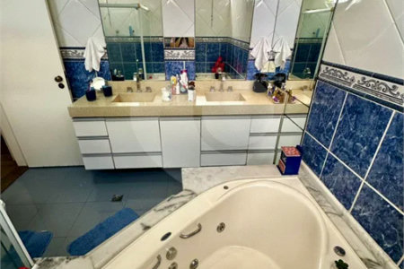 Casa de Alto Padrão à Venda no Parque dos Pássaros – 350 m²