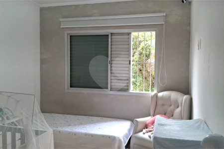Apartamento a venda na Aclimação com 4 dormitórios e 2 vagas.