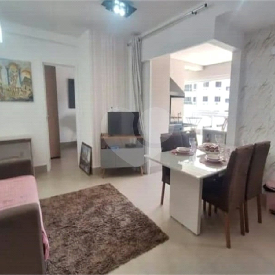 Apartamento com uma suíte para locação ao lado do Shopping Metrô Tatuapé. SP