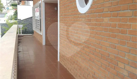 Casa à venda com 4 quartos, sendo 1 suíte,  no Centro, Vinhedo, SP