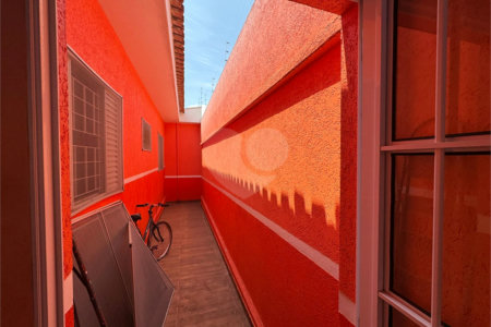 Casa com 03 Dormitórios á venda, em Jardim Alvorada, São Carlos.