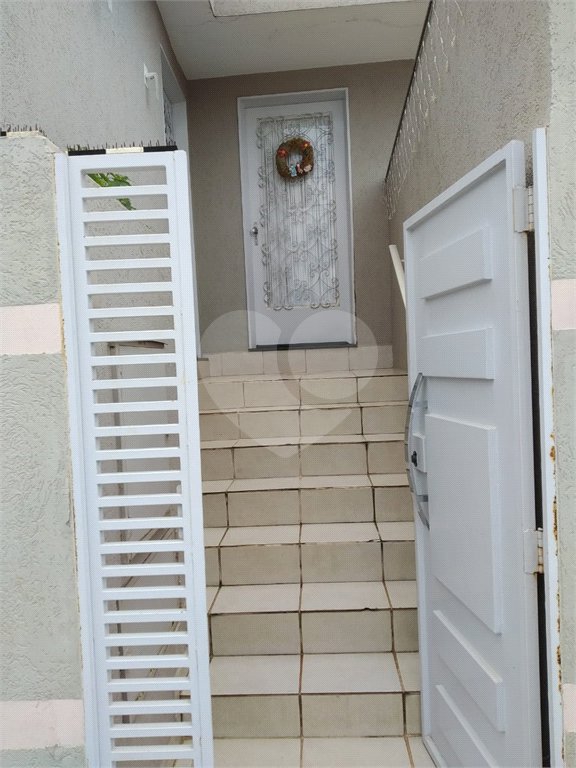 Casa Térrea com 3 dormitórios.
