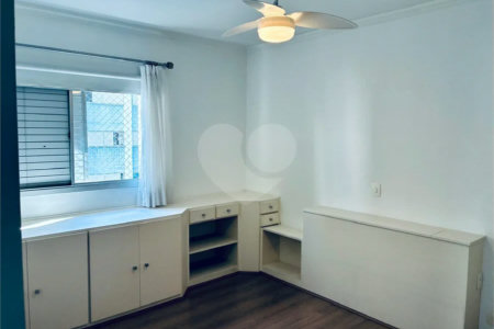 Apartamento de 130m2 à venda com 3 dormitórios e 2 vagas no Campo Belo