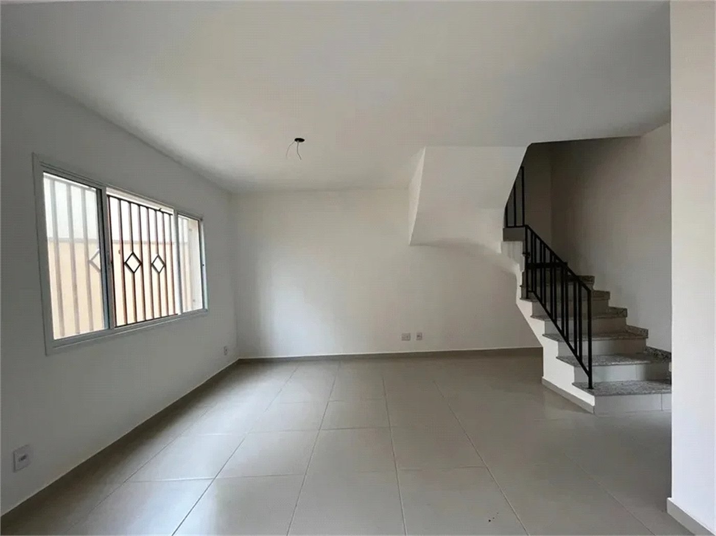 Casa Nova à Venda próximo ao Jardim Bonfiglioli