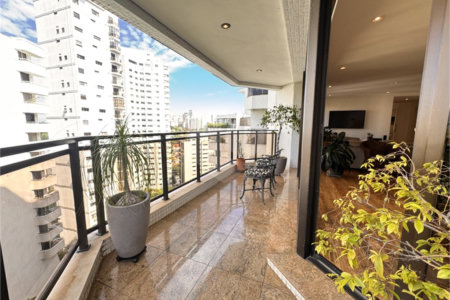 Higienópolis: Apartamento de 350 m2, 4 suítes, 5 vagas.