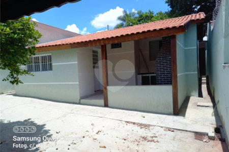 Casa à venda no Jardim Nova São Carlos.