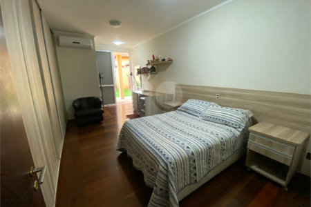 Casa térrea no Condomínio Parque Faber I