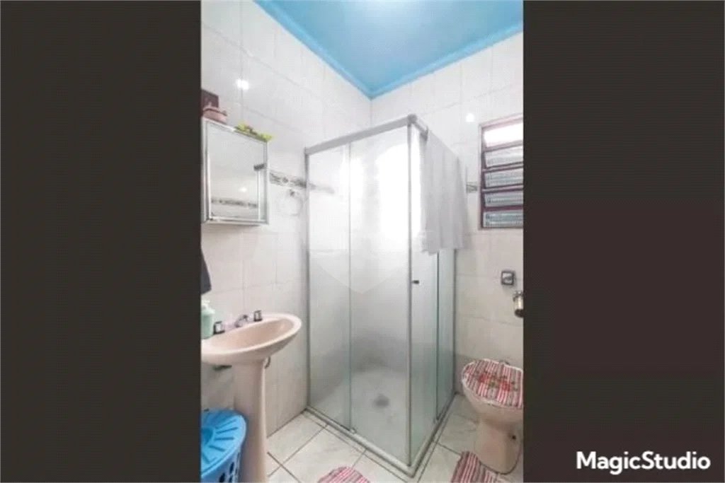 Casa com 275m², 3 quartos, 2 suítes, 8 garagens, à venda em Santo André