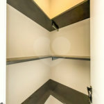 Casa Térrea Evidências - Indaiatuba/SP - R$ 1.950.000,00 - Área Total 307,33 m² - Área Construída 201,90 m² - TÉRREA - 03 suítes sendo a master com closet; Escritório; Lavabo; Cozinha com cooktop, forno, micro-ondas e coifa; Móveis planejados na hall de entrada, sala, escritório, cozinha, gourmet, s