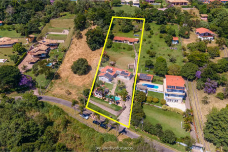 Casa à venda com 4 suítes no condomínio Vale da Santa Fé, Vinhedo - SP