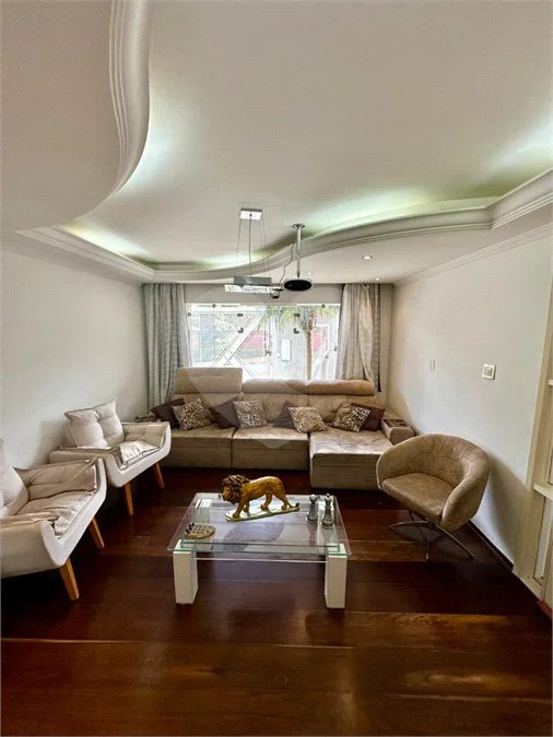 Casa de Alto Padrão à Venda no Parque dos Pássaros – 350 m²
