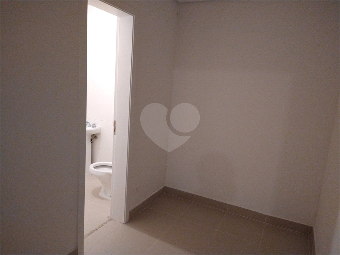 Condomínio de casas de alto padrão em estilo Neoclássico Francês