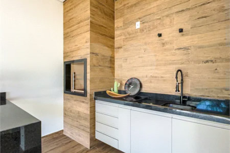 Indaiatuba - Condomínio Milano - Sobrado - 350 m² de terreno - 240 m² de área construída - 4 vagas de garagem, sendo 2 cobertas - Salas de estar e jantar integradas - 3 suítes com closet e varanda no pavimento superior - Escritório no térreo - Espaço gourmet com churrasqueira - Banheiro externo