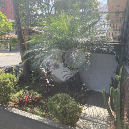 Casa com 4 dormitórios na Saúde.