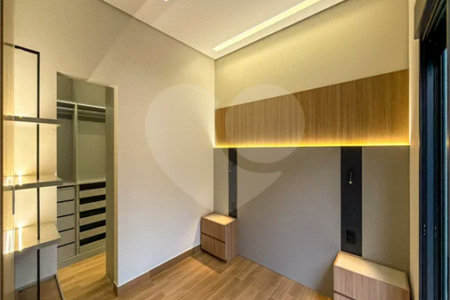 Indaiatuba - Condominio Sapezal - R$ 2.400.000,00 - Área Total 360,00 m² - Área Construída 213,32 m² - TÉRREA - 03 suítes sendo a master com closet; - Escritório; Lavabo; Cozinha com cooktop e planejados; Gourmet com churrasqueira; Ambientes preparados para ar condicionado; Piscina com cascata,