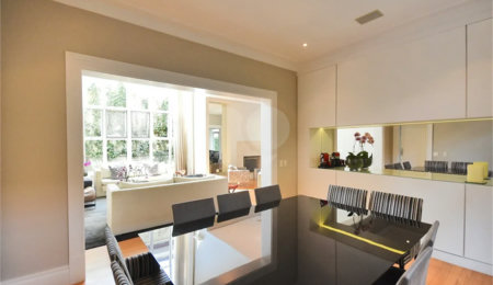 Casa impecável em terreno de 546m2