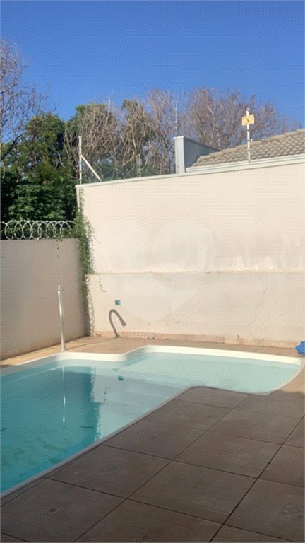 Excelente casa toda reformada e com otimo acabamento com churrasqueira e piscina
