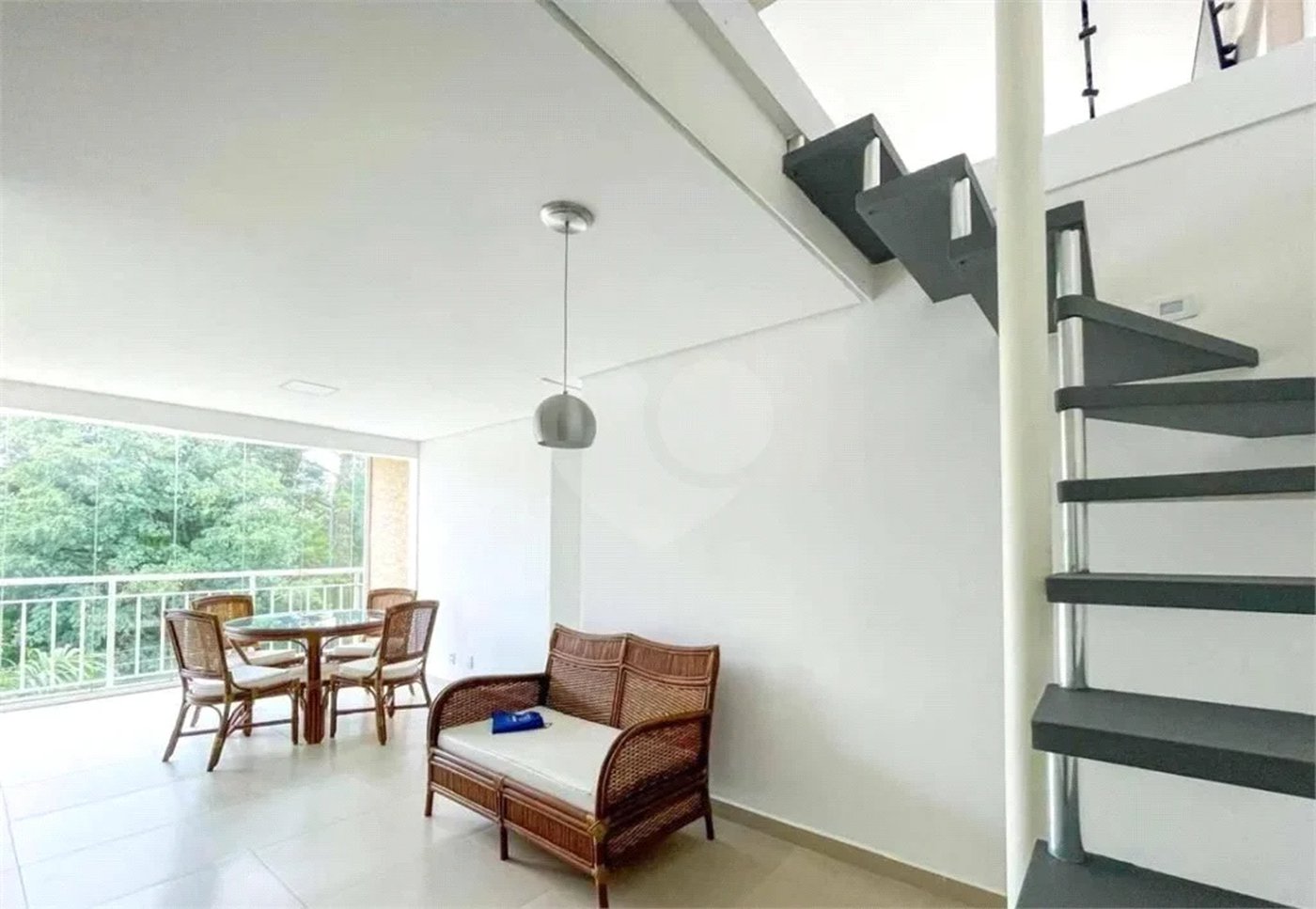 Cobertura Triplex com Mobilia parcial em Itapetinga Atibaia