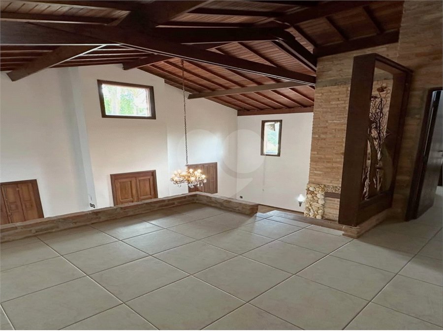 Sobrado à venda em Araras – Santa Olivia II 3 dormitórios 1 suíte