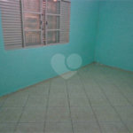 Casa Térrea com 2 dormitórios.