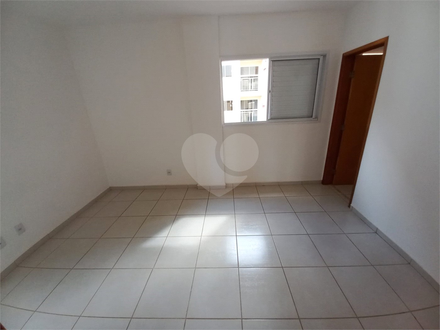 Apartamento no Condomínio Veneza