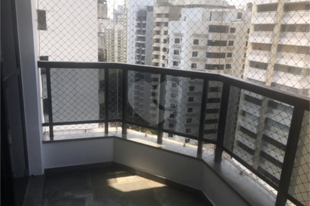 Apartamento para alugar com 3 quartos, sendo 1 suíte, em Brooklin, São Paulo, SP