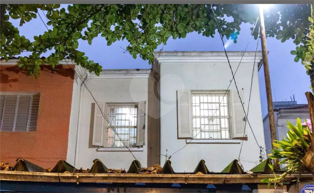 Sobrado à venda na V.Mariana - 130m2 - 2 Quartos - 600 m. metrô Ana Rosa
