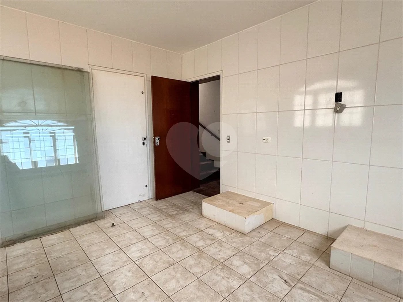 Sobrado Residencial e Comercial em Área Nobre de Piracicaba, para venda e locação.