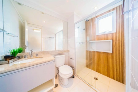 Apartamento na Mooca com 204m² com sacada gourmet com 4 suítes e 4 vagas condominio clube Aceita Permuta