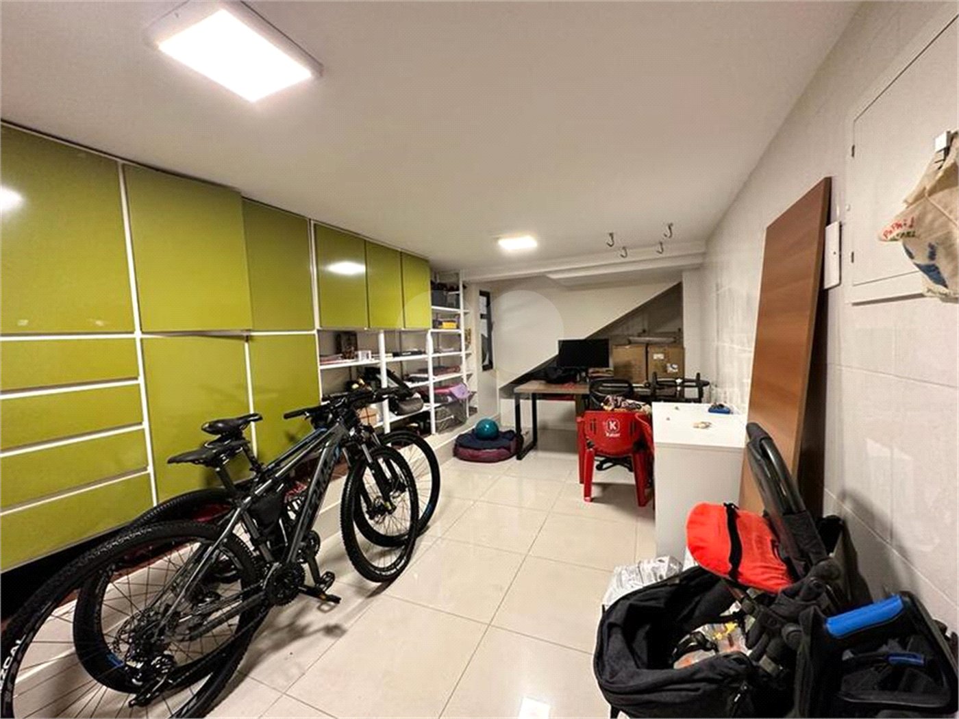 Sobrado com 5 dorm. sendo 2 suites