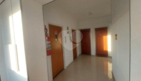 Apartamento à venda com 3 quartos, sendo 2 suítes,  em Núcleo Residencial Silvio Vilari, São Carlos, SP