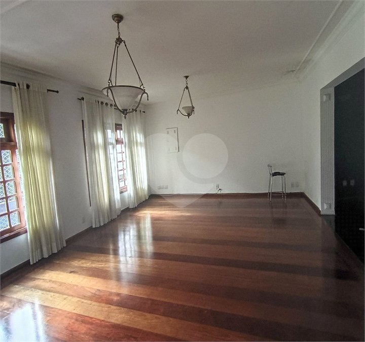 SOBRADO DE 426,0 M² COM 04 SUITES, SALÃO DE FESTAS, 06 VAGAS,06 BANHEIROS E PISCINA PARA LOCAÇÃO OU VENDA NO BARRO BRANCO