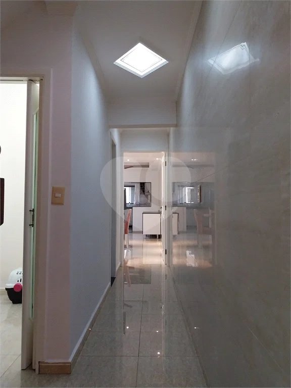 Casa com 324m², 4 dormitórios, sendo 1 suíte, 4 vagas, à venda no Jardim Las Vegas em Santo André.