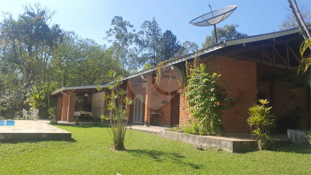 Chácara espetacular no caminho para Águas de São Pedro!