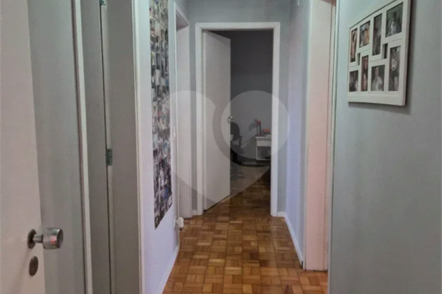Apartamento à venda no Edifício Pedro Ometto, no coração de Piracicaba.